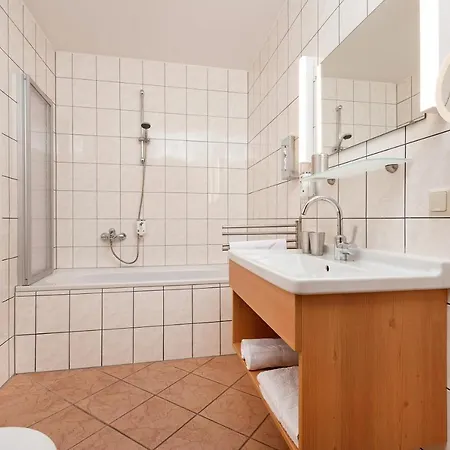 - 24 Direkt An Der Piste Mit Outdoor Sauna アパート